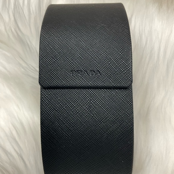 Prada Sleek Black Textured Case - Picture 3 of 8